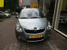 Opel Agila (2011) thumbnail 3