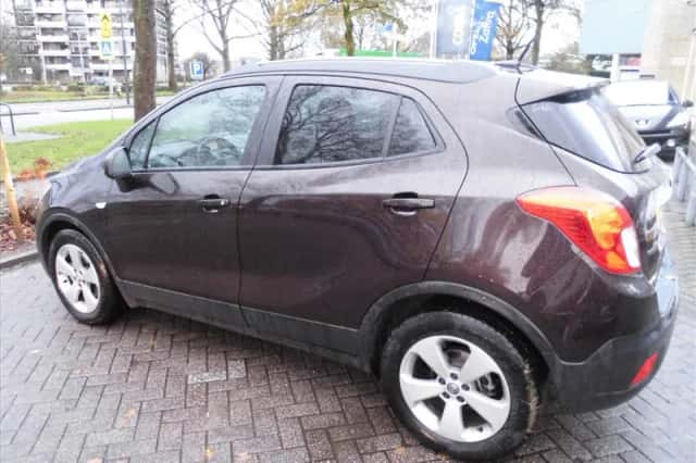Opel Mokka (2015) thumbnail 2