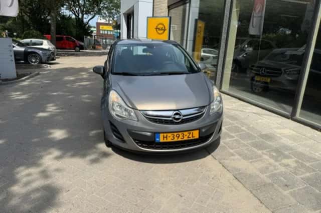 Opel Corsa (2012) thumbnail 5