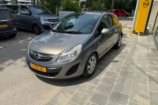 Opel Corsa (2012) thumbnail 6