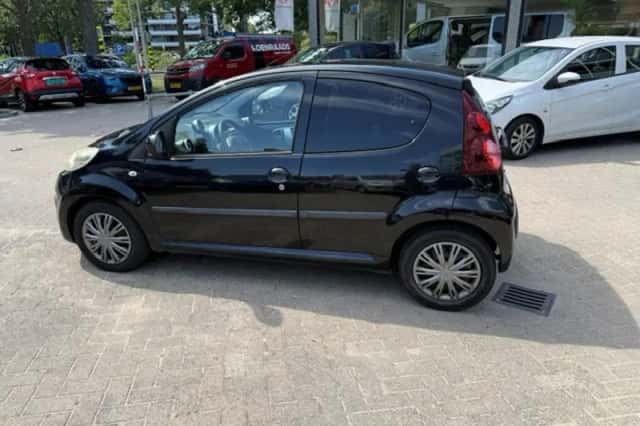 Peugeot 107 (2012) thumbnail 4
