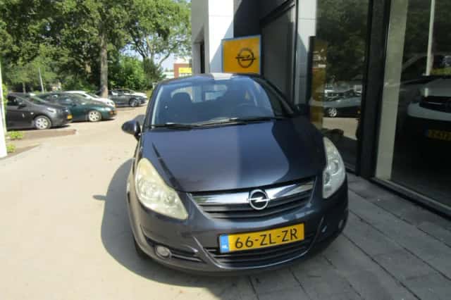 Opel Corsa (2008) thumbnail 3