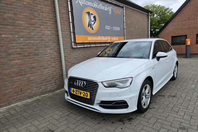 Audi A3 (2015) thumbnail 2