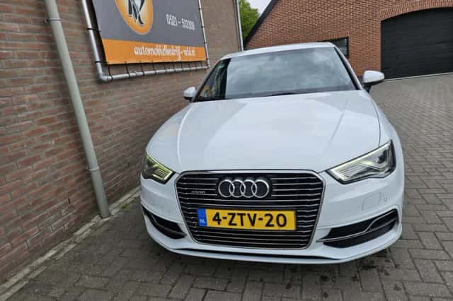 Audi A3 (2015) thumbnail 3