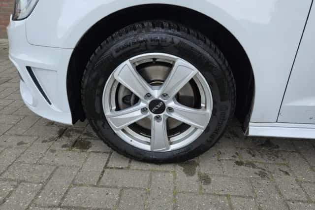 Audi A3 (2015) thumbnail 5