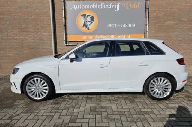 Audi A3 (2015) thumbnail 4
