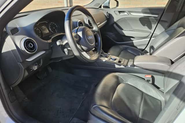 Audi A3 (2015) thumbnail 6