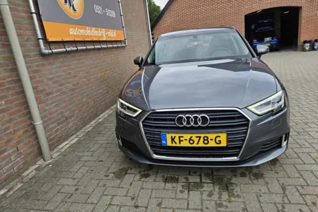 Audi A3 (2016) thumbnail 3