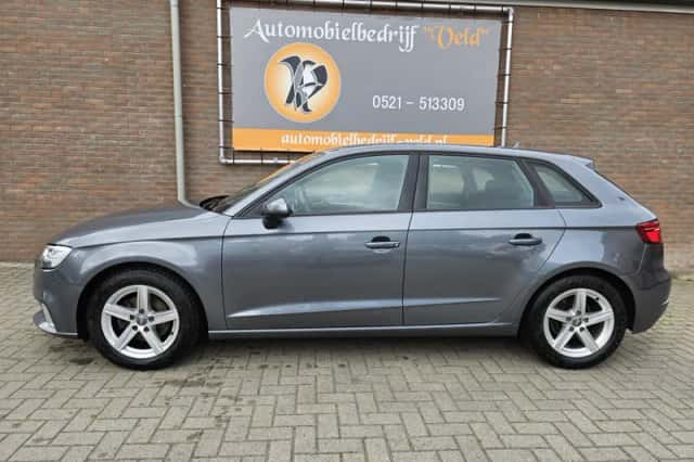 Audi A3 (2016) thumbnail 4