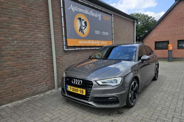 Audi A3 (2014) thumbnail 2