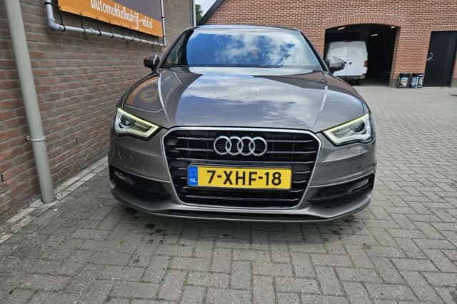 Audi A3 (2014) thumbnail 3