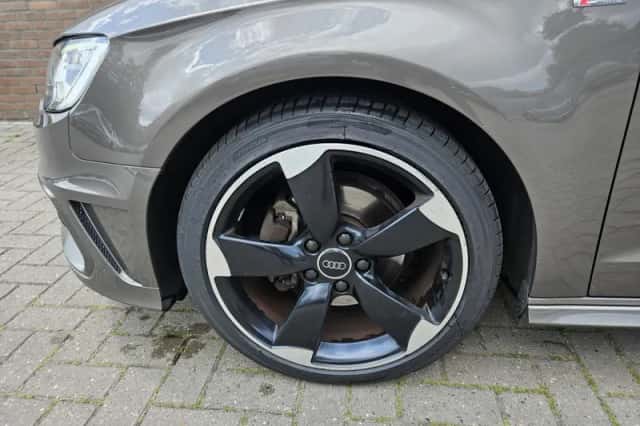 Audi A3 (2014) thumbnail 5