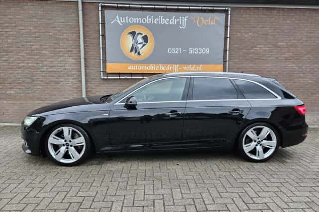 Audi A4 (2016) thumbnail 3