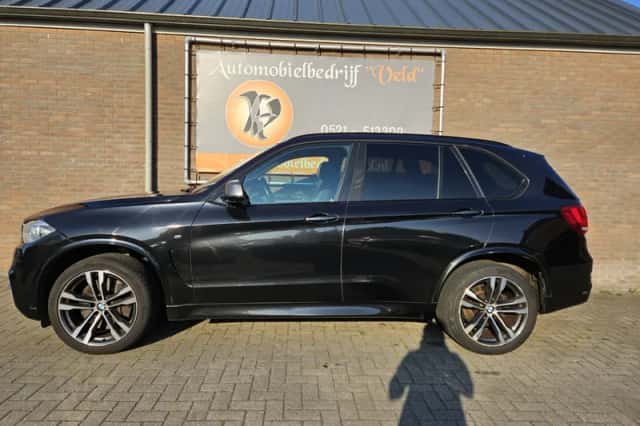 BMW X5 (2014) thumbnail 4