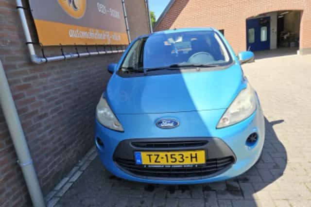 Ford Ka (2010) thumbnail 2