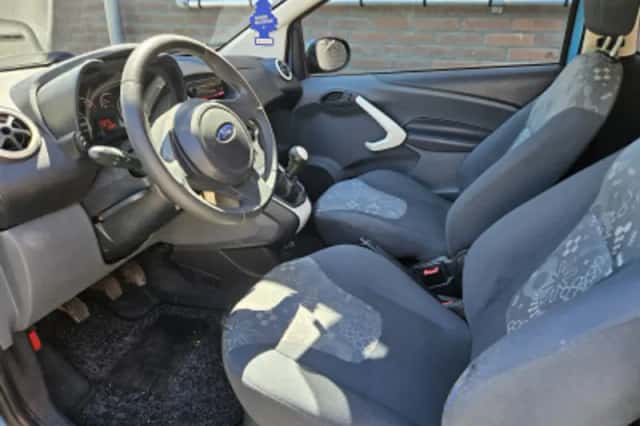 Ford Ka (2010) thumbnail 5