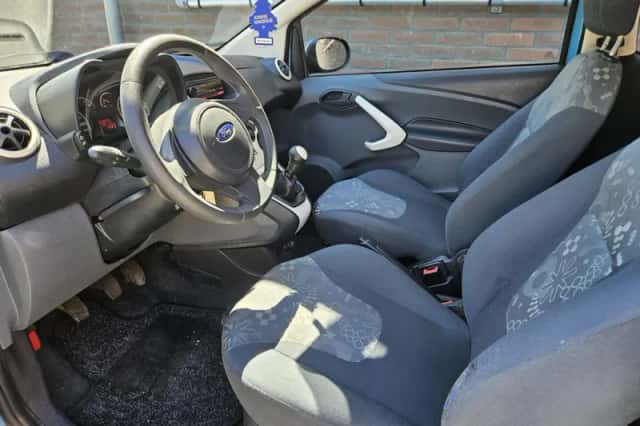 Ford Ka (2010) thumbnail 6