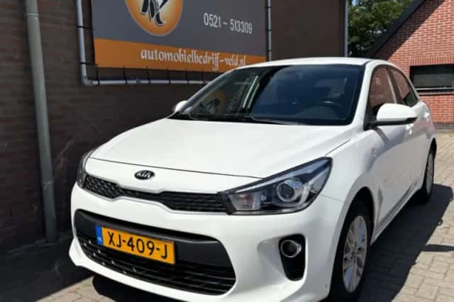 Kia Rio (2019) thumbnail 1