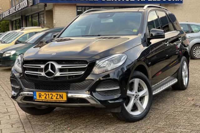 Mercedes-Benz GLE (2018) thumbnail 1