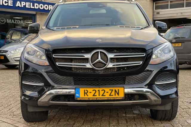 Mercedes-Benz GLE (2018) thumbnail 2