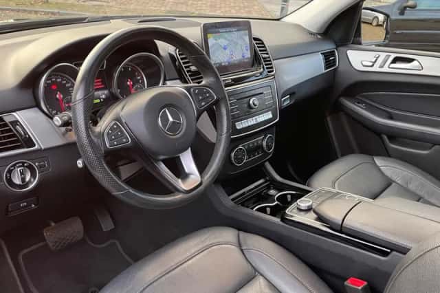 Mercedes-Benz GLE (2018) thumbnail 5