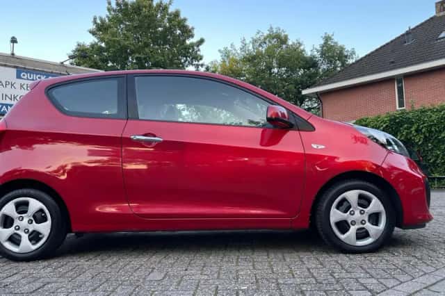 Kia Picanto (2012) thumbnail 4