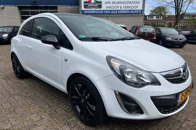 Opel Corsa (2014) thumbnail 4