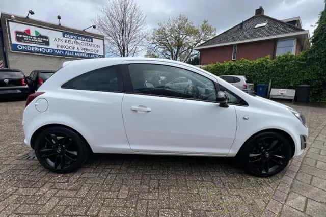Opel Corsa (2014) thumbnail 5