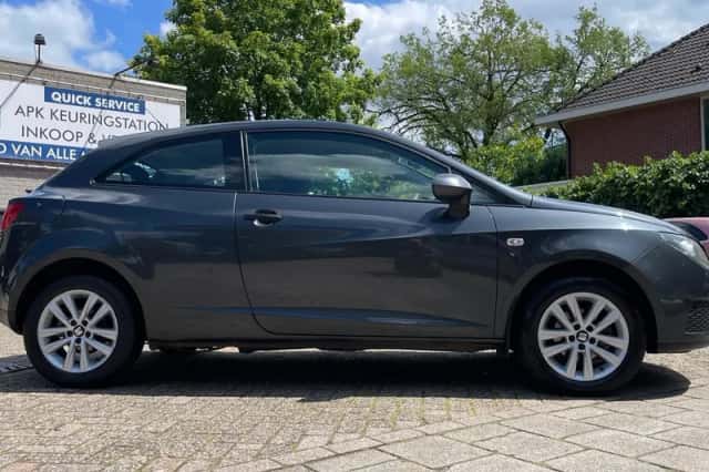 SEAT Ibiza (2009) thumbnail 4