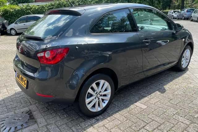 SEAT Ibiza (2009) thumbnail 5