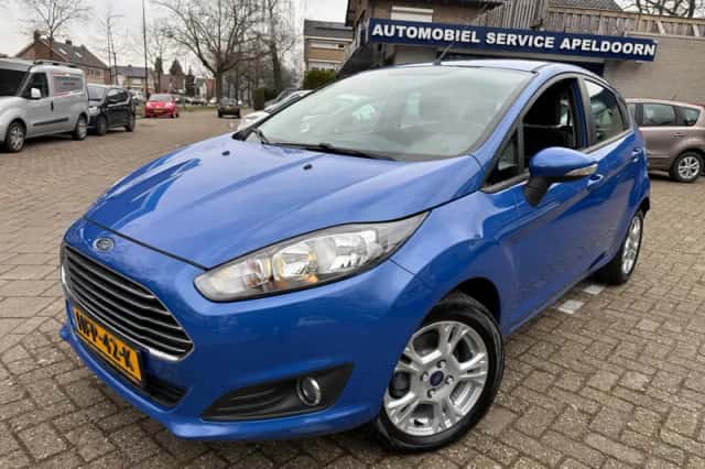 Ford Fiesta (2013) thumbnail 1