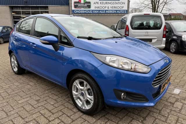 Ford Fiesta (2013) thumbnail 3