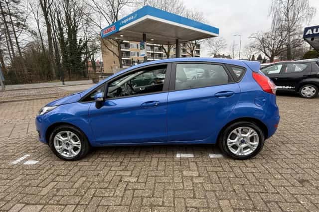 Ford Fiesta (2013) thumbnail 6