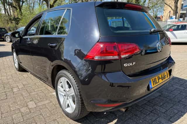 Volkswagen Golf (2015) thumbnail 6