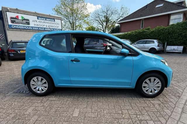 Volkswagen Up! (2016) thumbnail 4