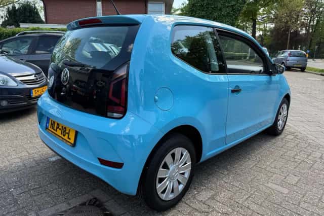 Volkswagen Up! (2016) thumbnail 5