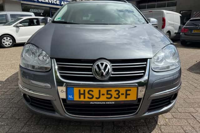 Volkswagen Golf (2009) thumbnail 2