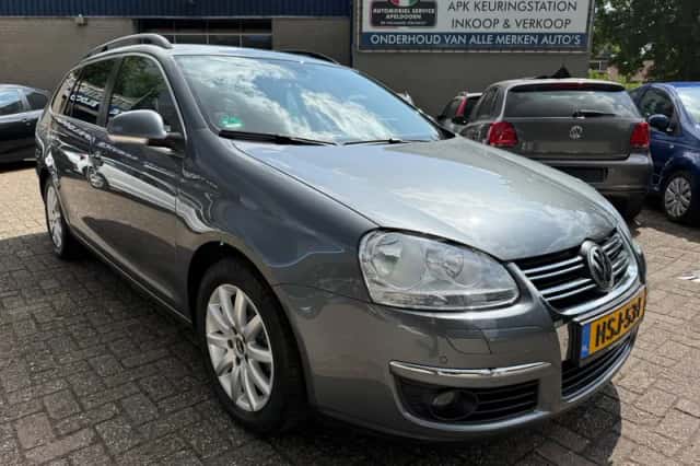 Volkswagen Golf (2009) thumbnail 3