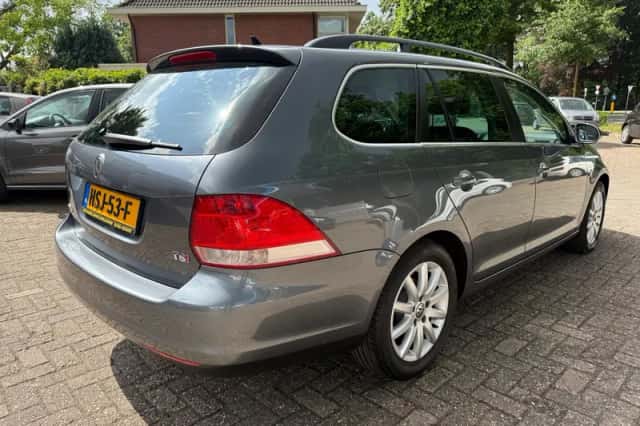 Volkswagen Golf (2009) thumbnail 5