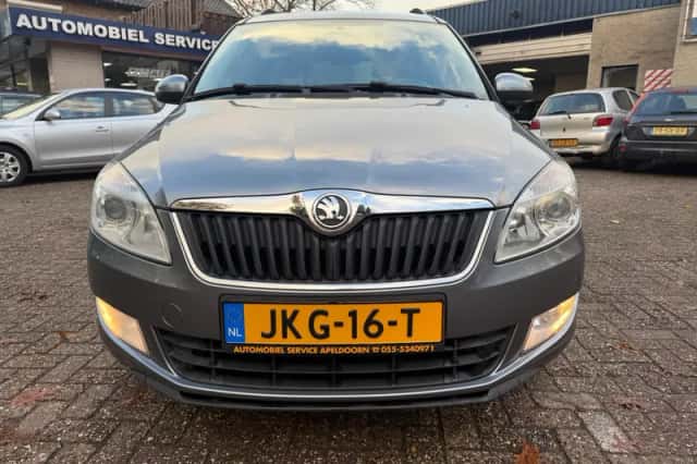 Škoda Roomster (2013) thumbnail 2