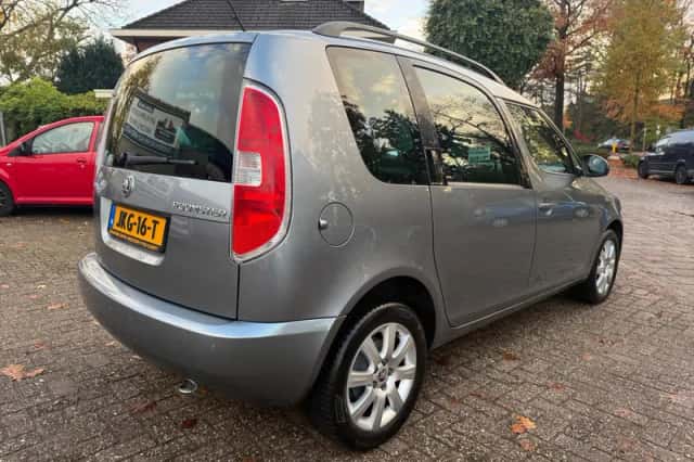 Škoda Roomster (2013) thumbnail 5