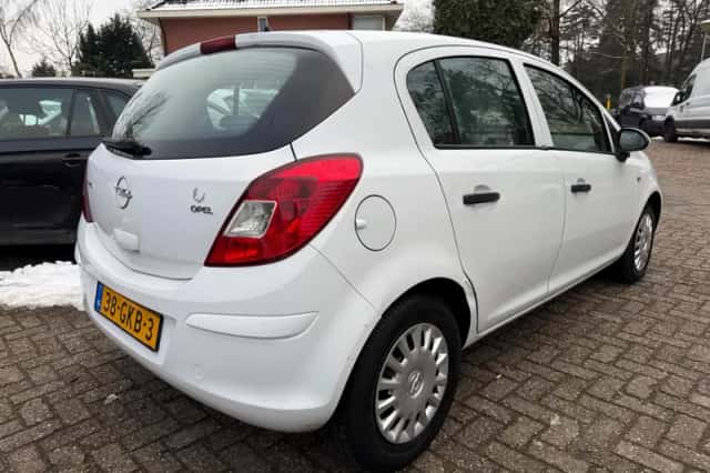 Opel Corsa (2008) thumbnail 5