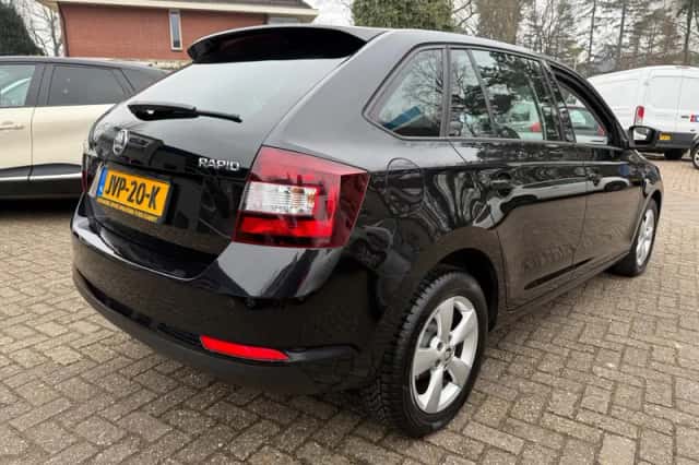 Škoda Rapid (2014) thumbnail 5
