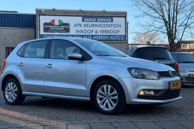 Volkswagen Polo (2015) thumbnail 3