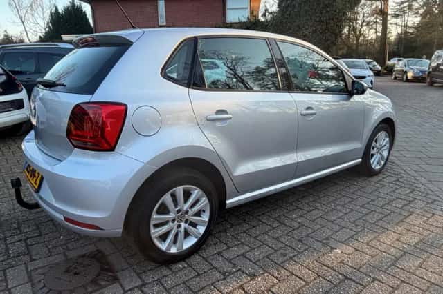 Volkswagen Polo (2015) thumbnail 5