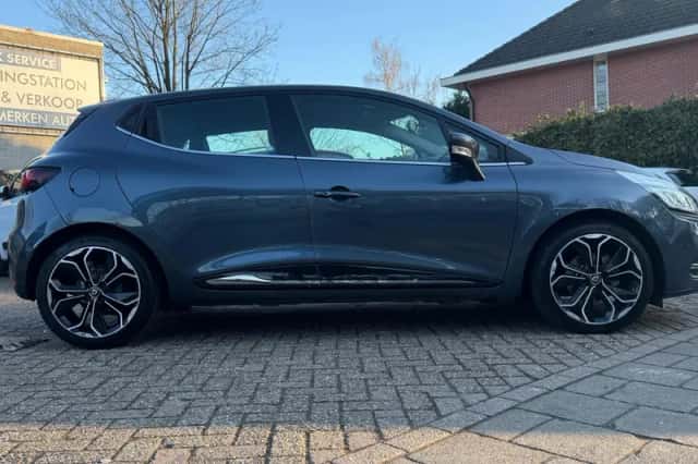 Renault Clio (2019) thumbnail 2
