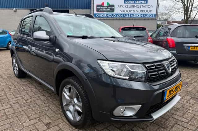 Dacia Sandero (2017) thumbnail 3