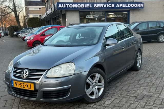 Volkswagen Jetta (2006) thumbnail 1