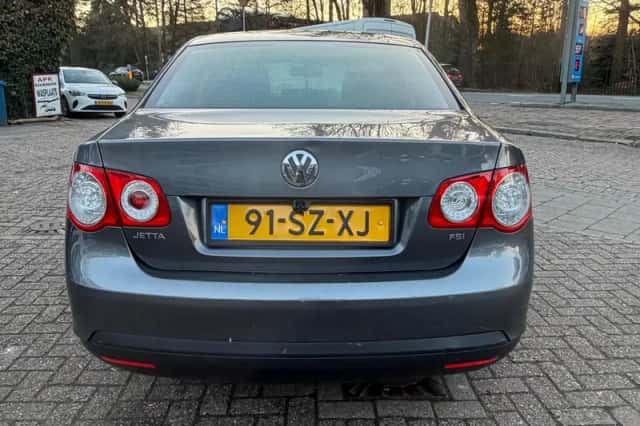 Volkswagen Jetta (2006) thumbnail 6
