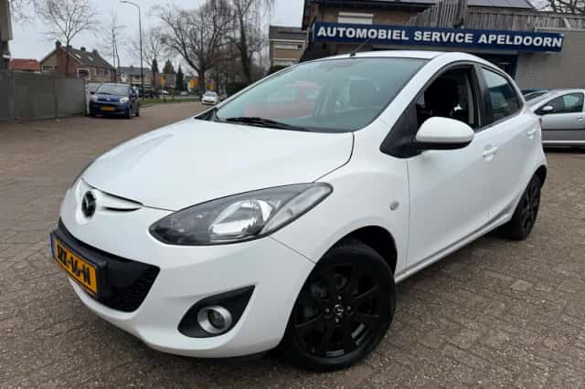Mazda 2 (2012) thumbnail 1